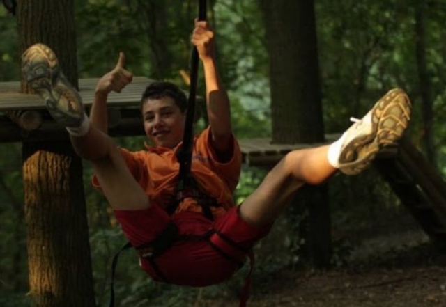  En la tirolesa Lys Aventure 